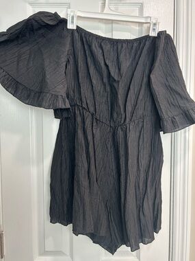 SHEIN curve Black Off-Shoulder Ruffle Sleeve Women’s romper shorts